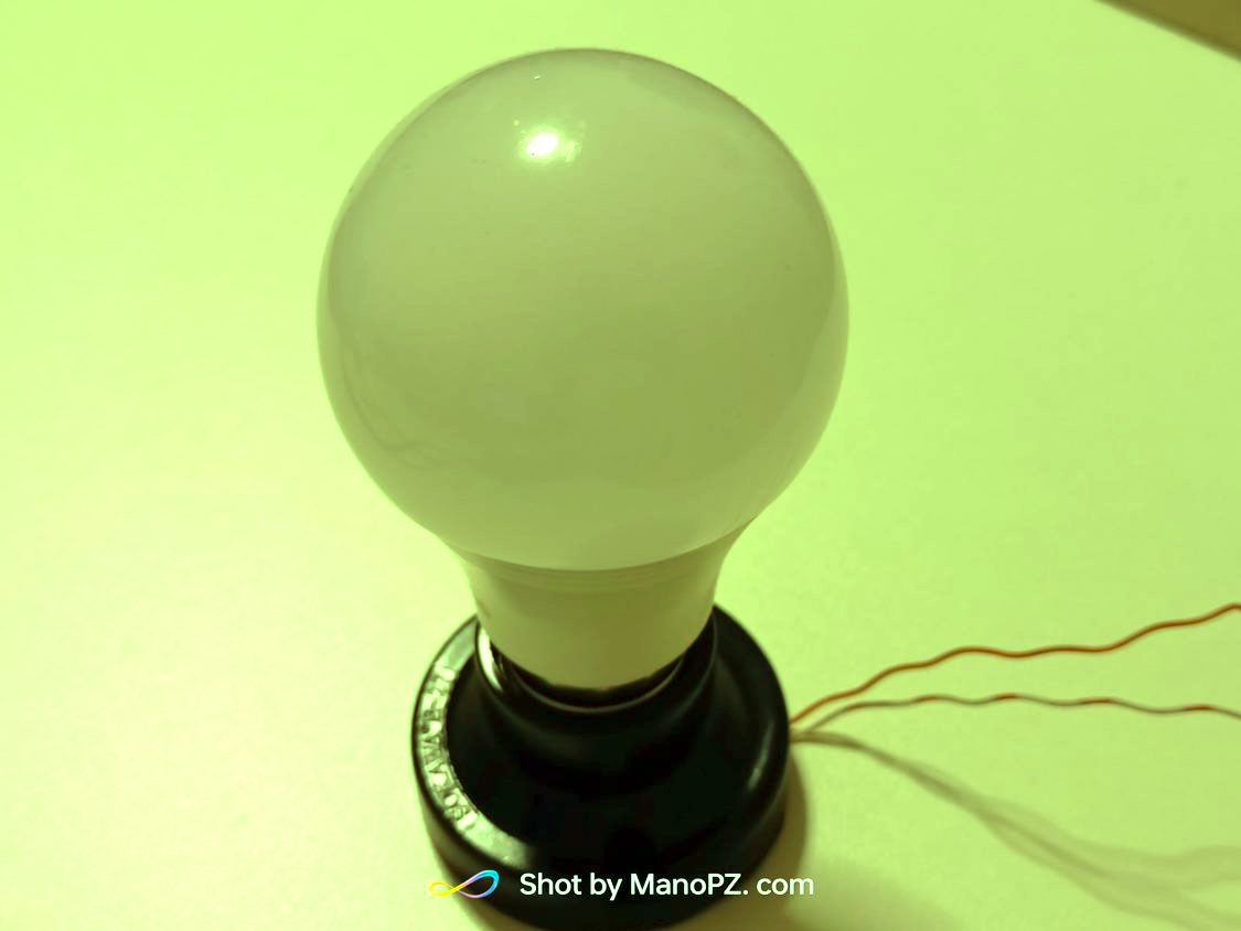 ManoPZ.com LED light